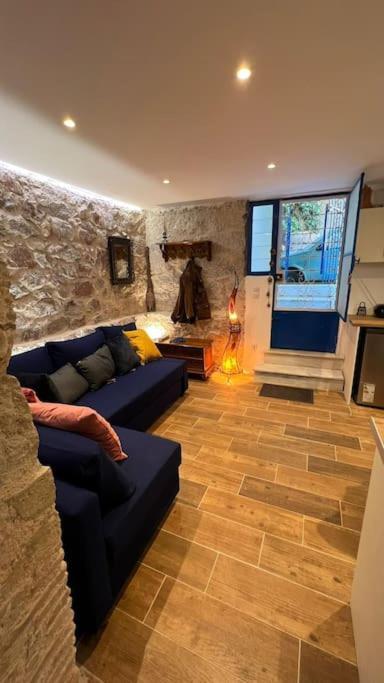 Stone Inn Near Acropolis & Metro 石头记 Felsenhohle Atenas Exterior foto